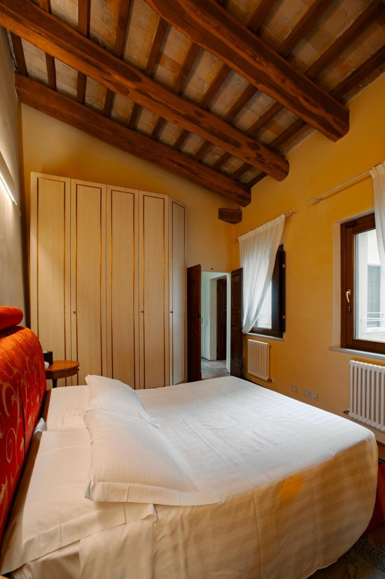 Urbino Apartments - Palazzo Paltroni Studio Exterior foto